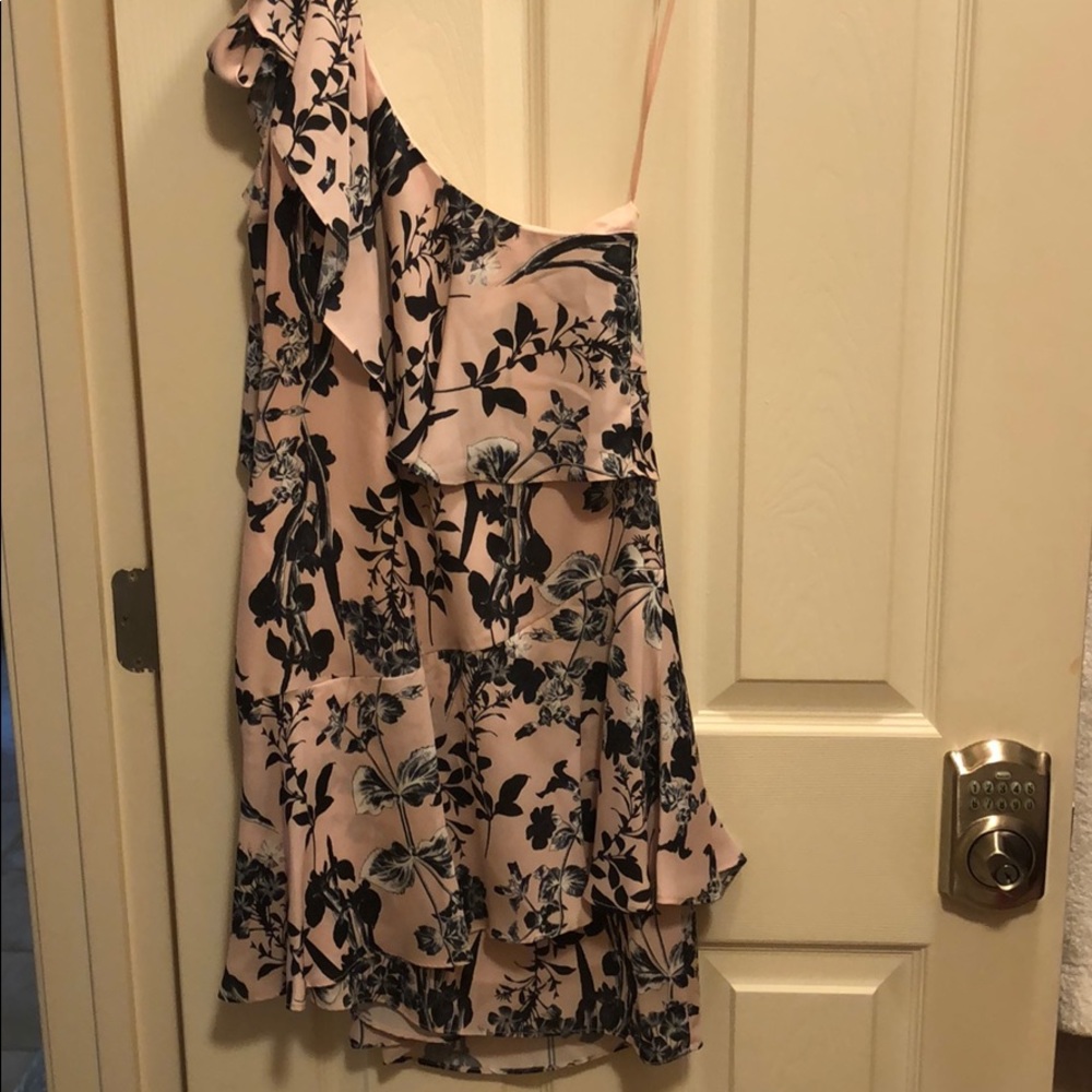 New w/Tags Stunning one-shoulder Parker dress XS - Picture 6 of 6